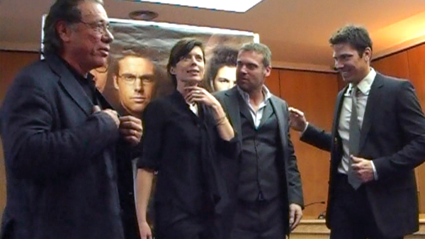 basauri_con_2_actores_olmos_shanks_trucco_higginson