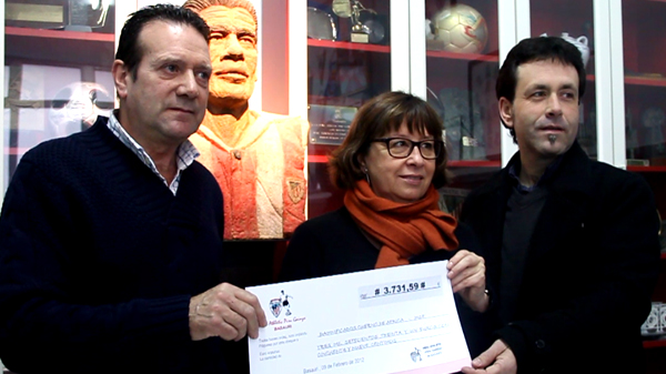 basauri_piru_gainza_cheque_medicos_sin_fronteras_2012