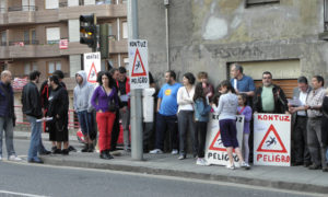basauri_kareaga_cruce_protesta_vecinos