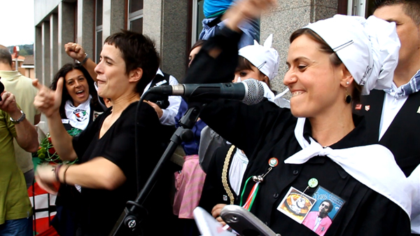 basauri_san_fausto_2012_txupinazo_itziar_ituno_bertsoa