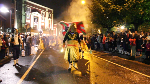basauri_san_fausto_2013_bajada_nagusia