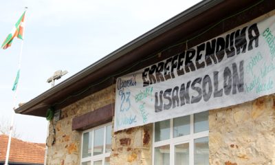galdakao_usansolo_2014_galdeketa_ikurrina