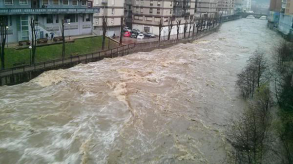 basauri_rio_nervion_2015_riada