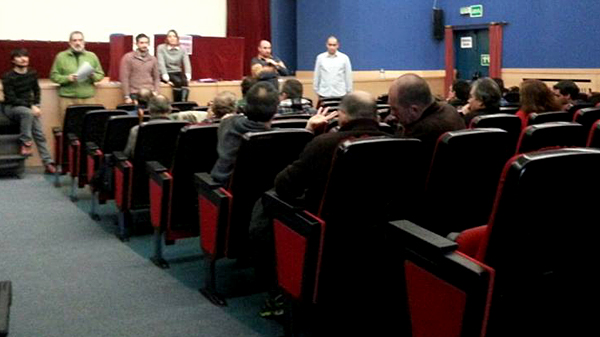 basauri_podemos_2015_asamblea_ibaigane_publico