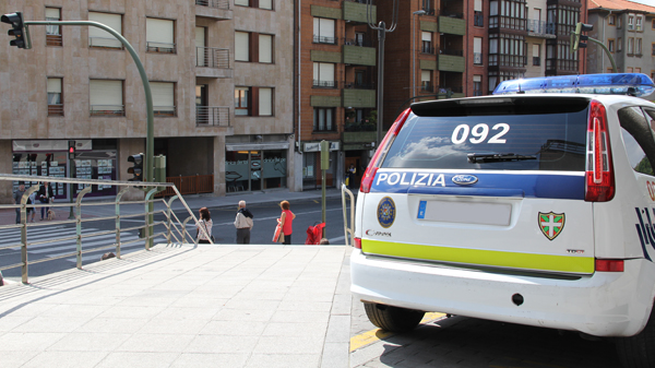 basauri_policia_municipal_2013_coche